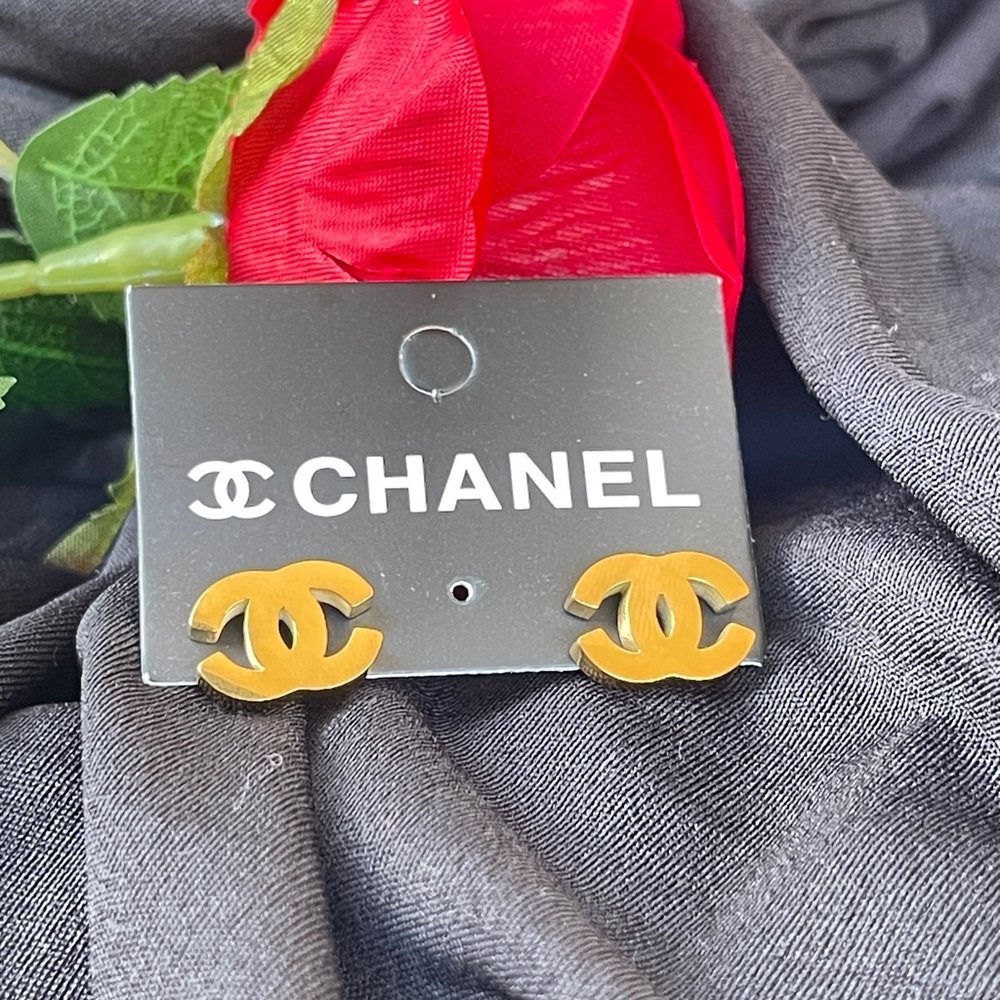 CC Stud Earrings - Picture 4 of 4